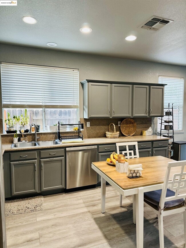 Foto del edificio - 4519 Twin Creeks Ct