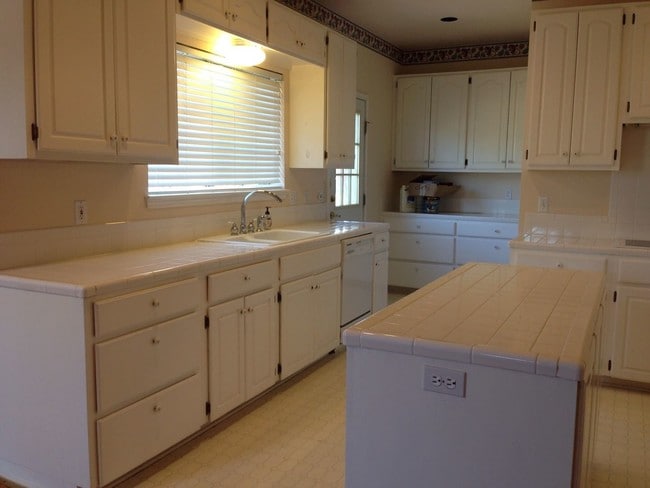Building Photo - 746 Slumber Pass