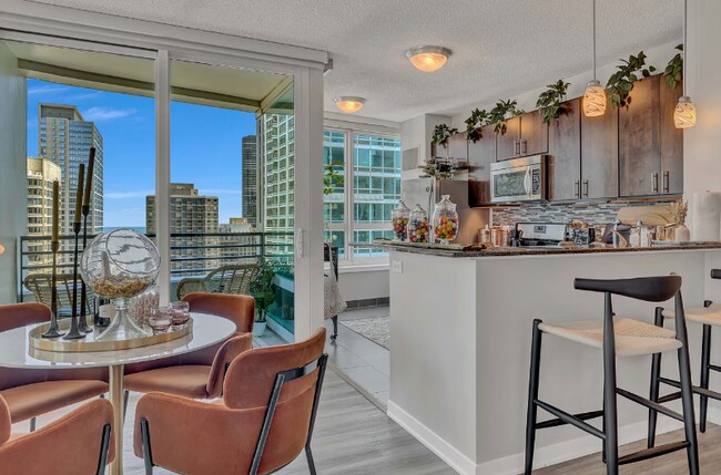 Foto del edificio - 240 E Illinois St