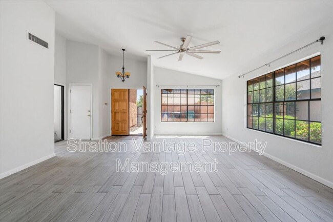Building Photo - 2142 S Las Palmas