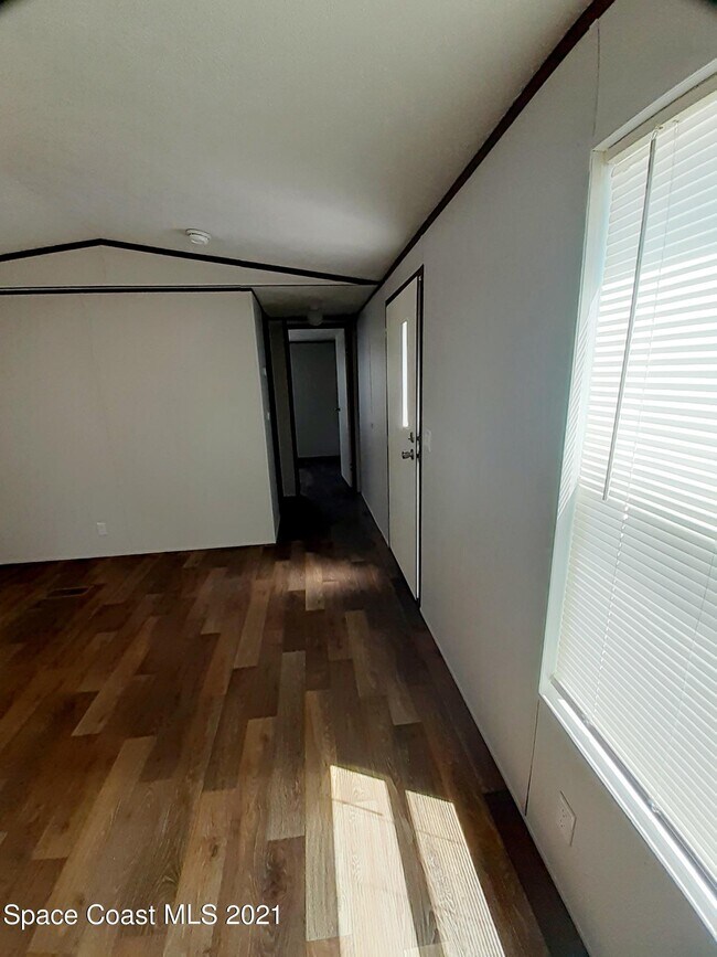 Foto del edificio - 1632 Ridge Dr