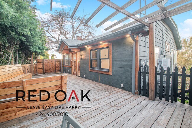 Building Photo - Rustic Inspired, Spacious Two Bedroom Stan...