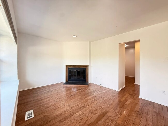 Building Photo - 1187 Heyward Rd