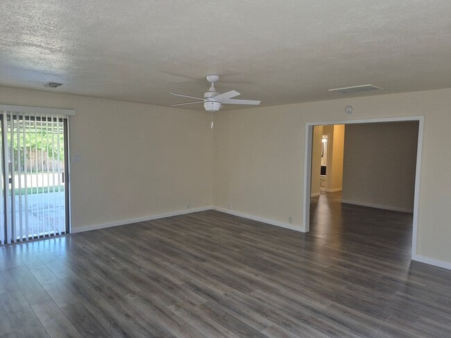 Building Photo - Move In Special $500 Off First Months Rent...