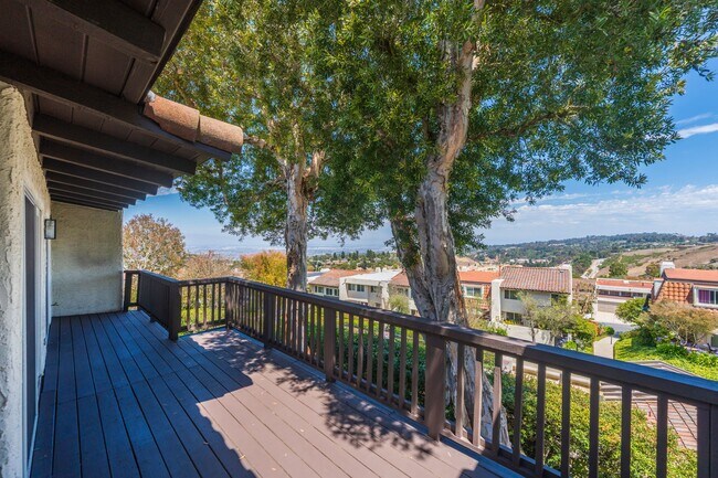 Foto del edificio - 37 Cottonwood Cir