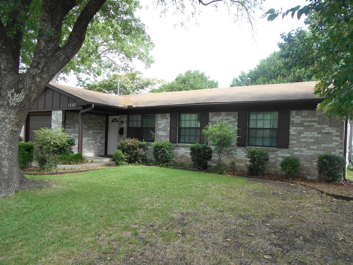 Foto del edificio - 1801 Meadowcrest Dr