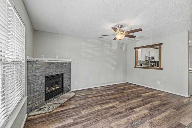 Foto del edificio - 103 Meadowbrook Ln