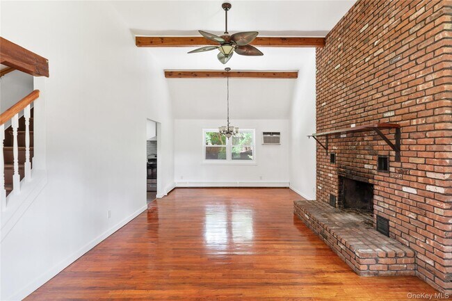 Foto del edificio - 110 E Bartlett Rd