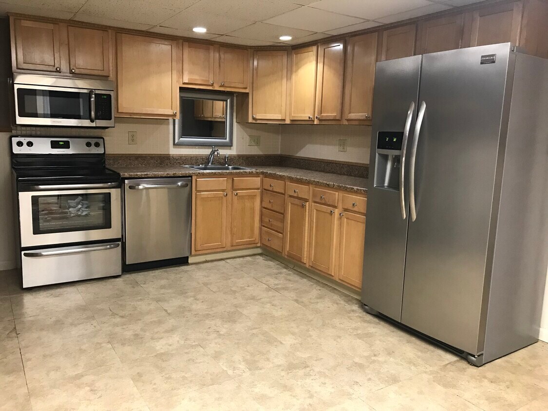 Kitchen - 1202 Lehigh Ave