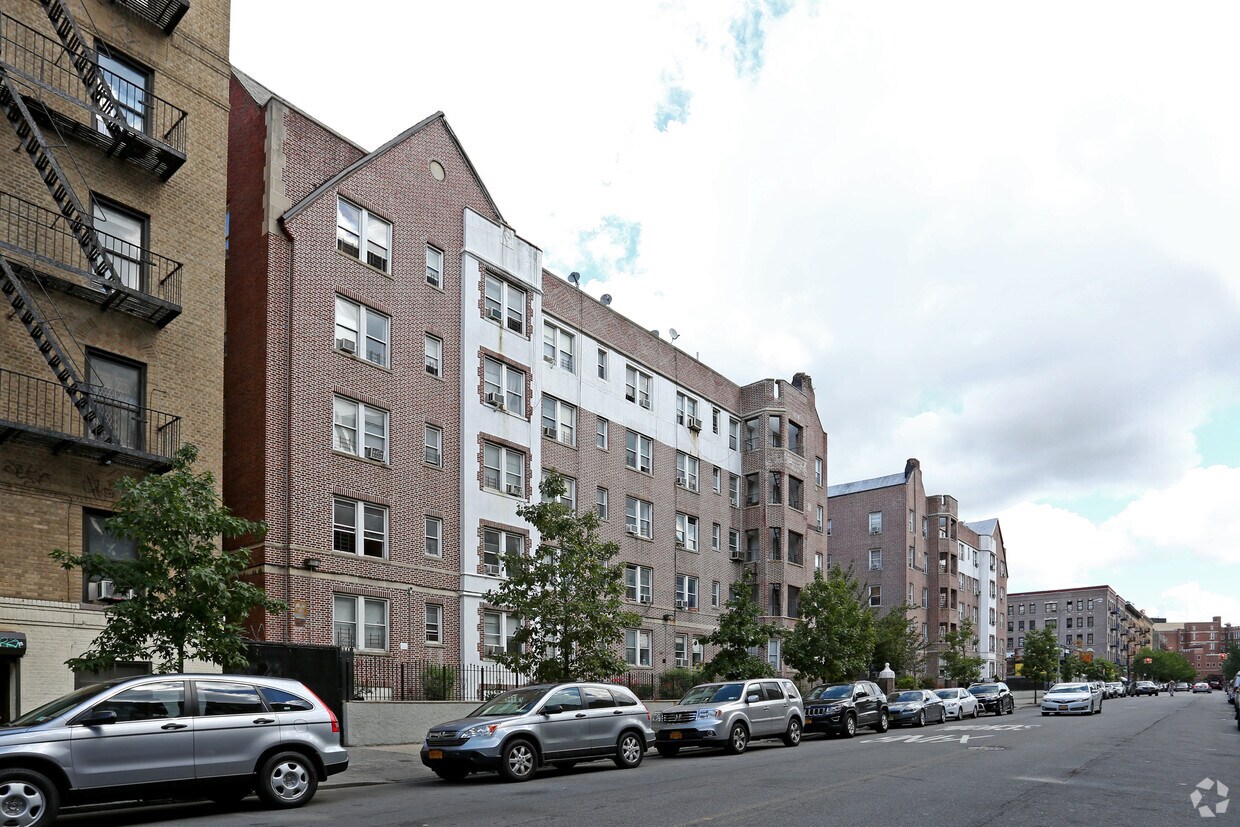 Building Photo - 120 Vermilyea Ave
