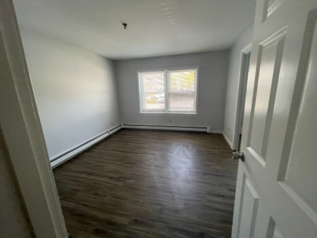 Building Photo - 50 New Plainville Rd