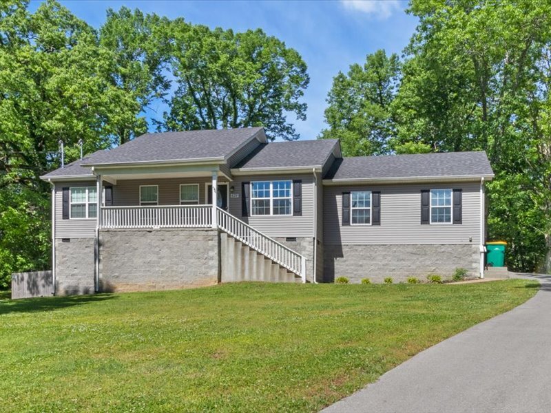628 Ashwood Ave Unit B, Lewisburg, TN 37091 Townhome Rentals in