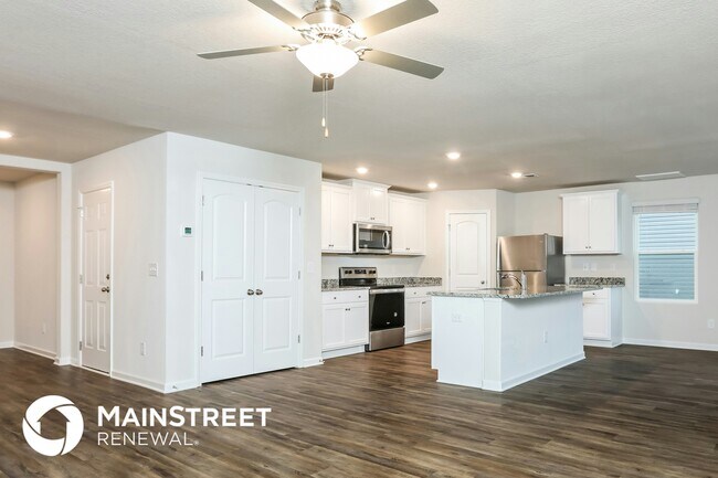 Building Photo - 621 Howling Wind Dr