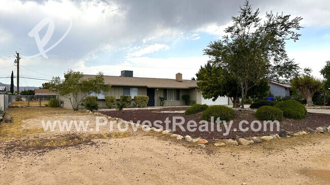 Foto del edificio - 4 Bed, 2 Bath Apple Valley Home!!!