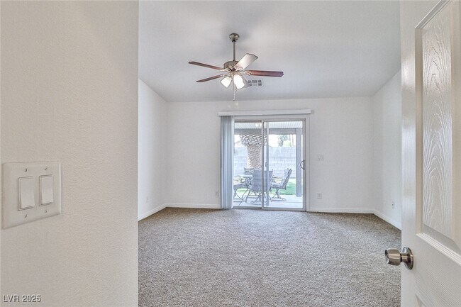 Building Photo - 4413 Live Oak Dr