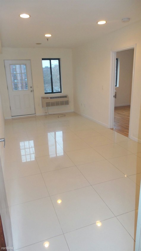 Foto principal - 1 br, 1 bath Apartment - 14144 84th Rd 4R