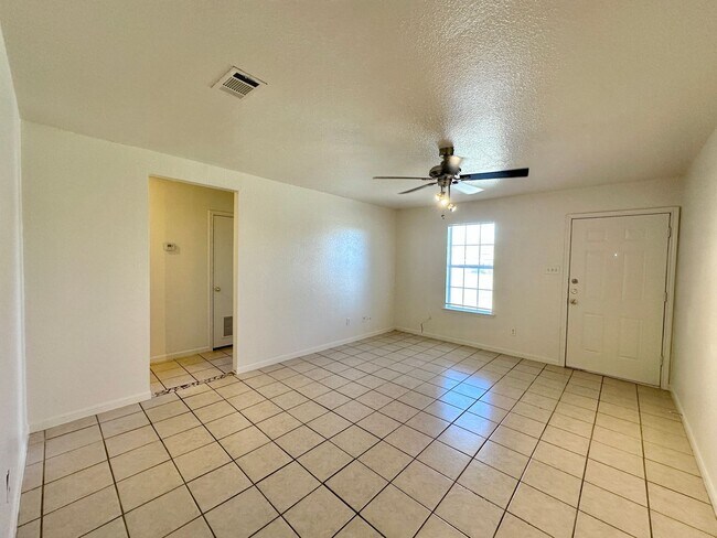 Building Photo - 1810 Aztec Trce