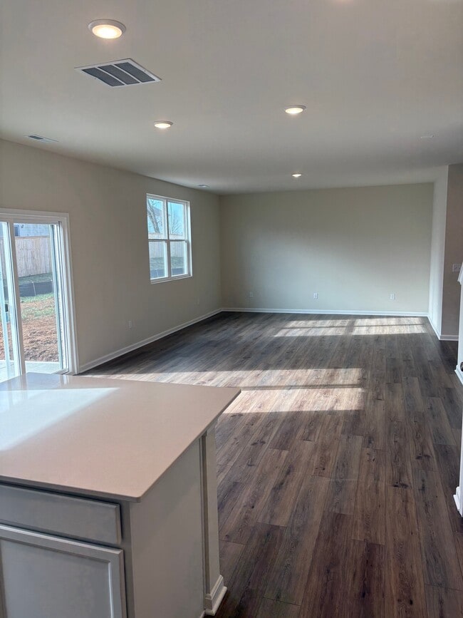 Building Photo - 2013 Lyndon Green Cir