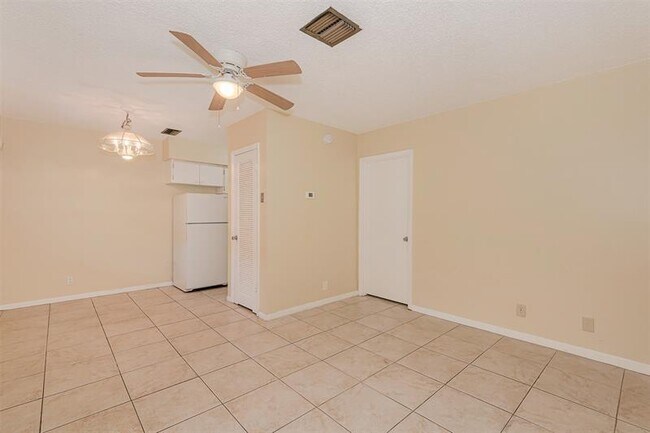 Foto del edificio - 2175 SE 6th St