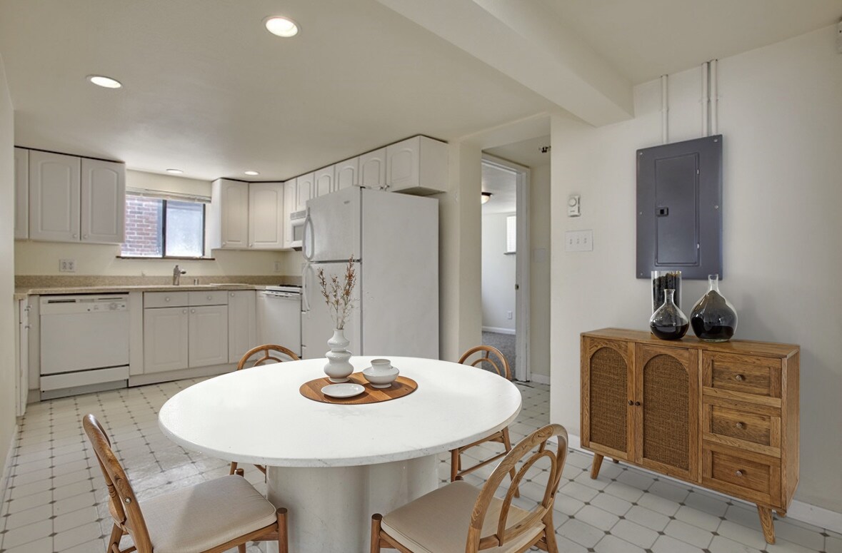 Foto del edificio - 7555 17th Ave NW