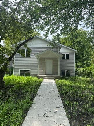 Building Photo - 1109 S University Dr