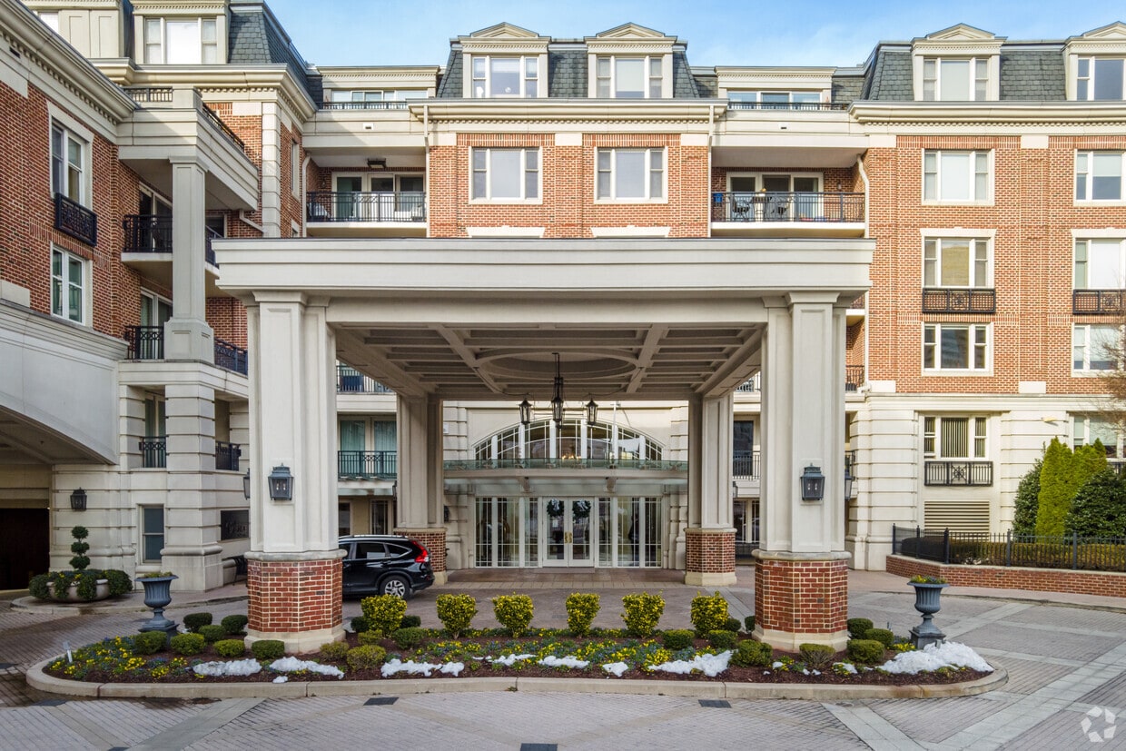 Elegant Ritz Carlton Residences Baltimore Photos