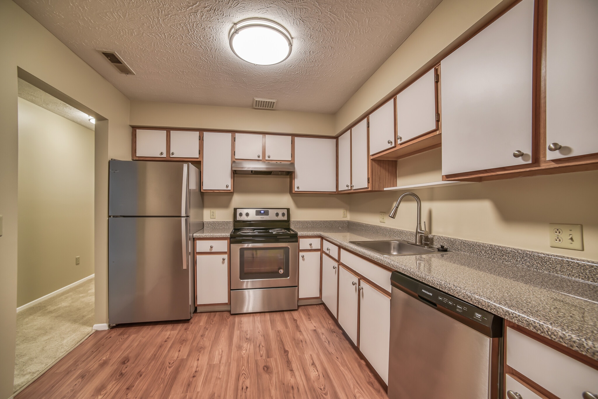 Pebble Creek Apartments – photo 2