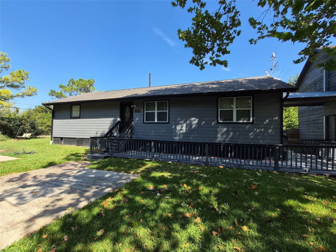 Foto principal - 12335 Roy Rd