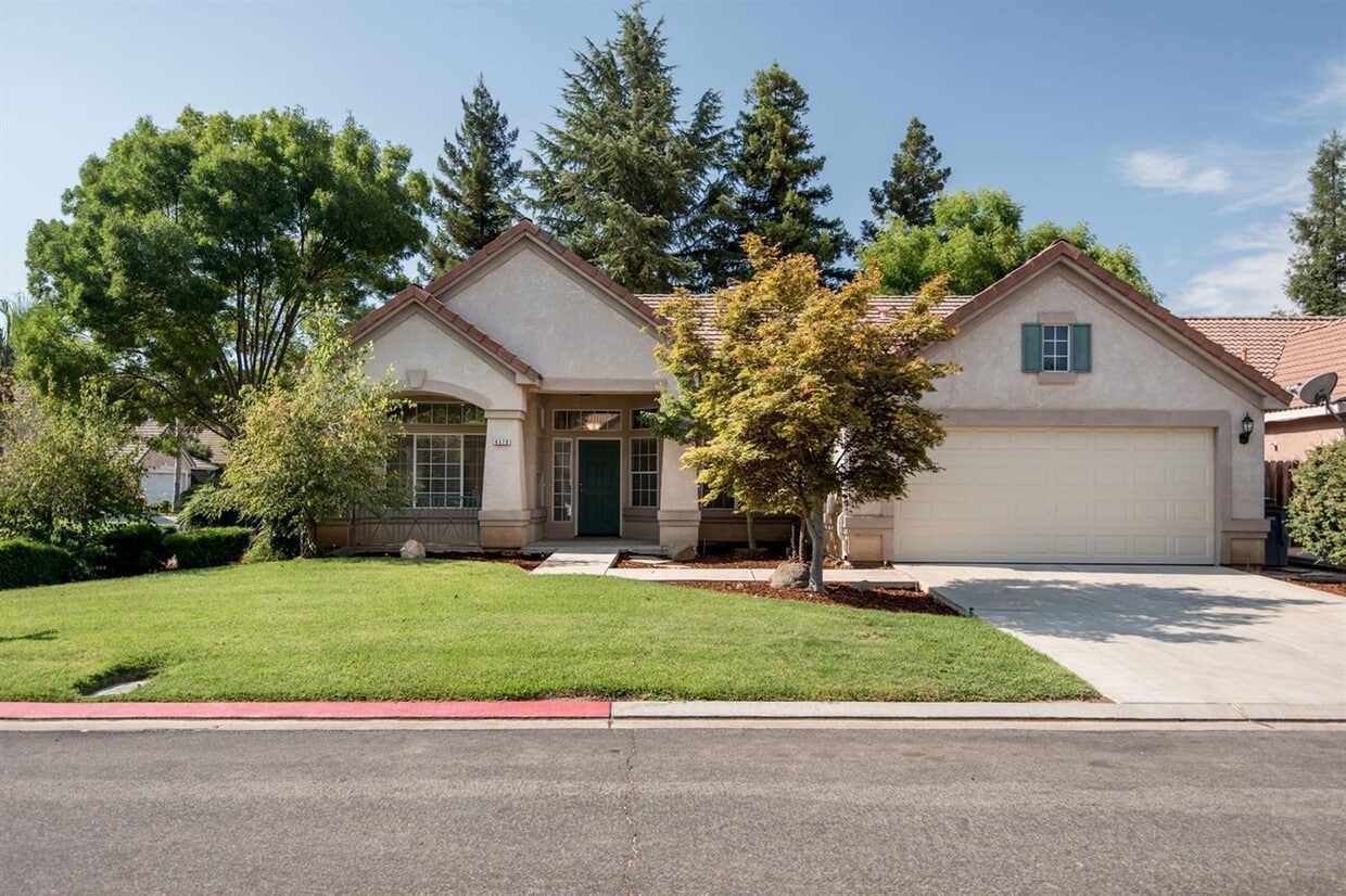 4579 W Oak Park Dr, Fresno, CA 93722 House Rental in Fresno, CA