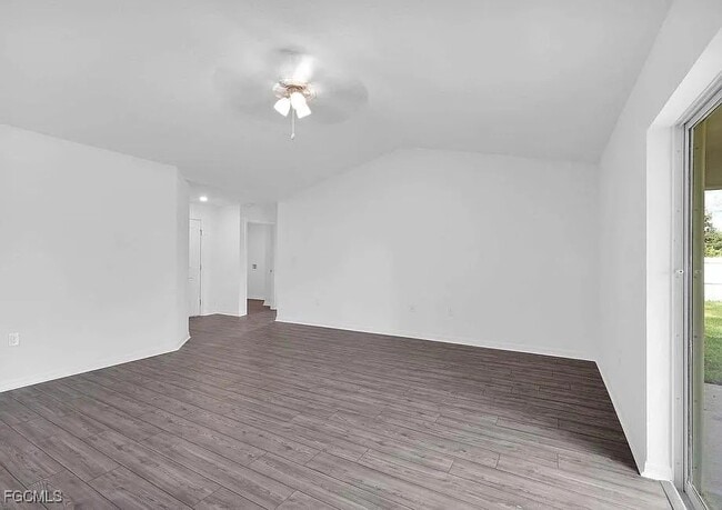 Building Photo - 242 Lisette St