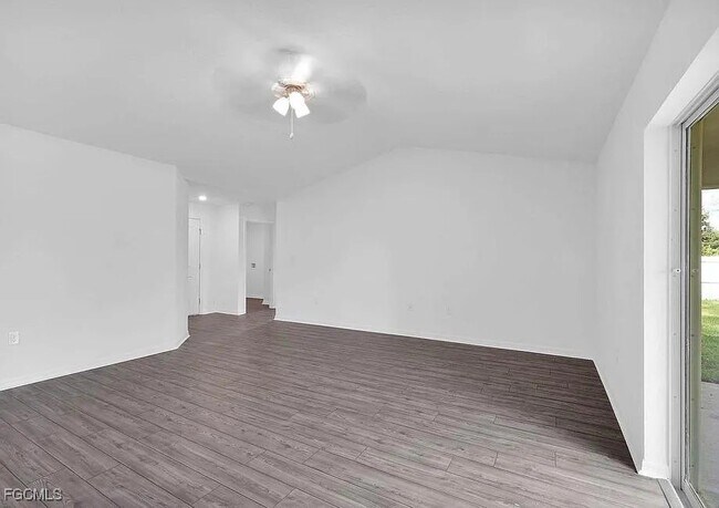 Foto del edificio - 242 Lisette St