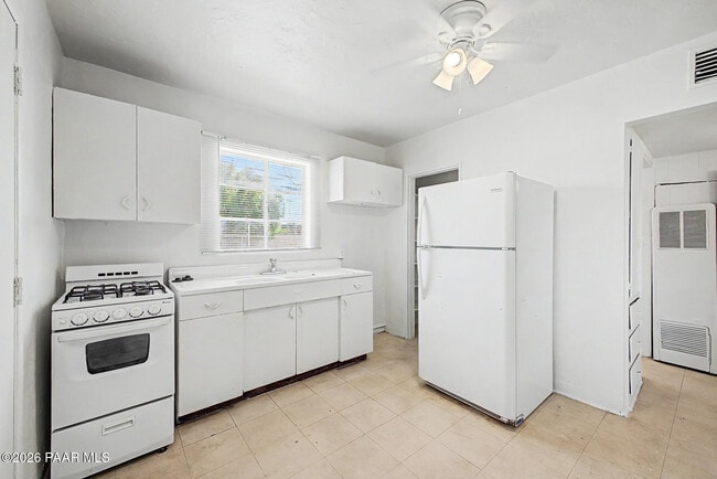 Foto del edificio - 4650 E 17th St