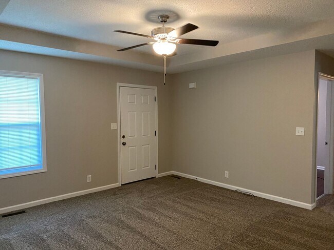 Building Photo - Adorable 3 bedroom 2 bath home near Exit 1.