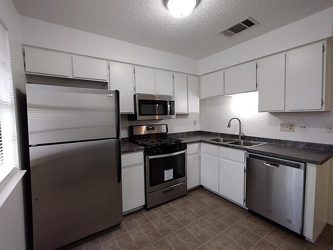Foto del edificio - 1620 W Braker Ln