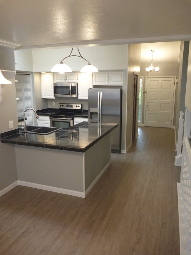 Kitchen - 4871 W 98th Ave