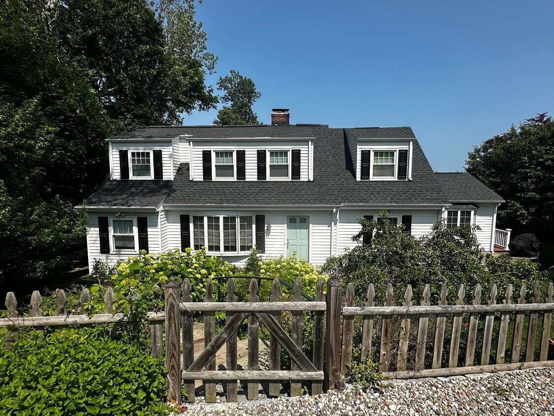 Primary Photo - 3 Sterling Dr