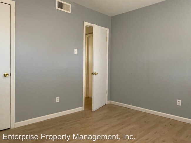 Foto del edificio - 2767 Waverly Ave