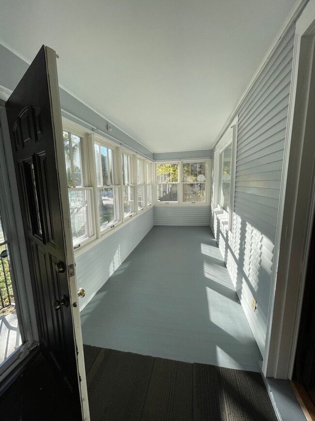Building Photo - Beautiful Single family home In NE, Availa...