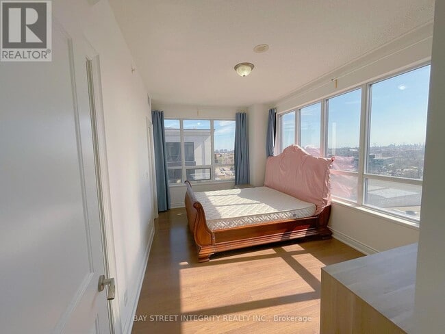 Building Photo - 89 S Town Centre Blvd