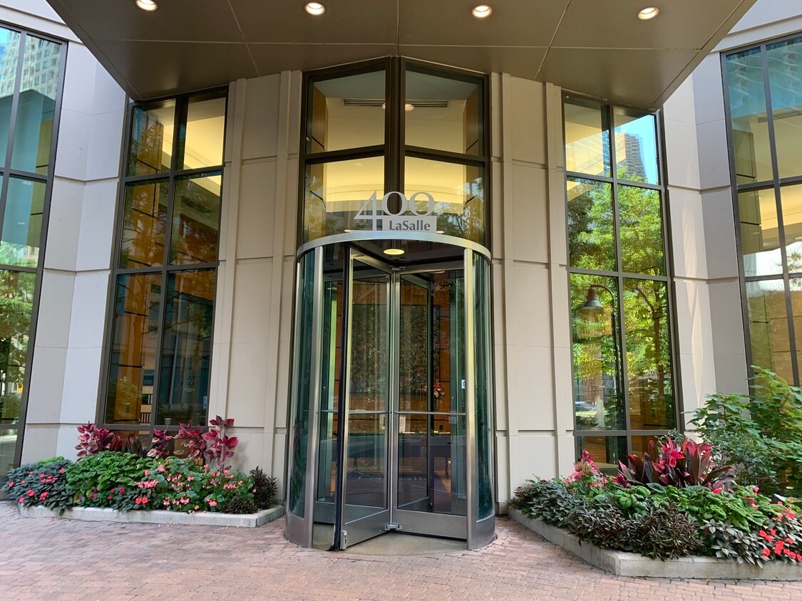 400 N LaSalle Dr Unit 1803, Chicago, IL 60654 Room for Rent in