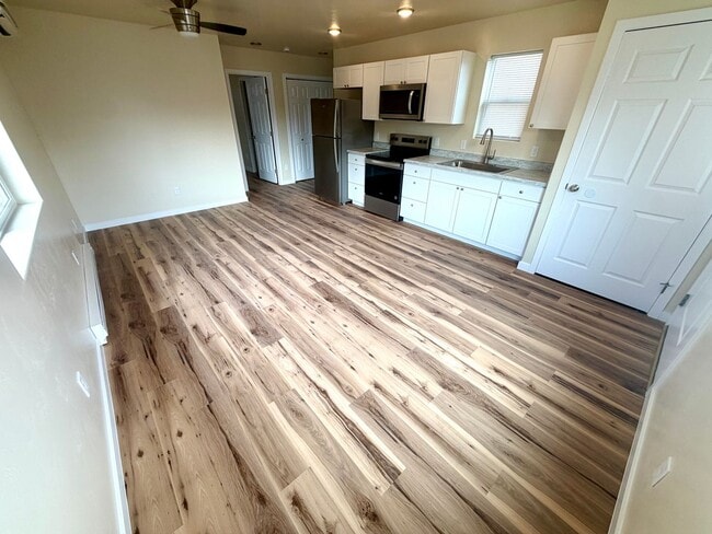 Foto del edificio - 1380 Cleveland St