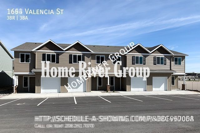 Foto principal - Valencia Park 3-Bed 2.5-Bath Townhome!