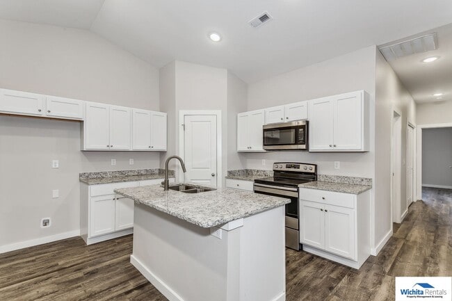 Building Photo - Newer 3 bedroom 2 bath Duplex in Goddard