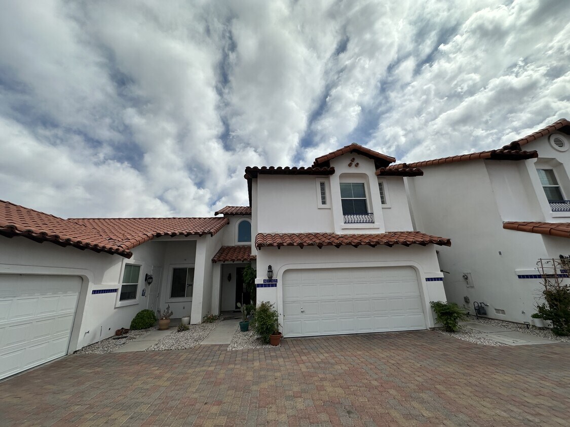 Foto principal - 8715 Villa Ariel Ln