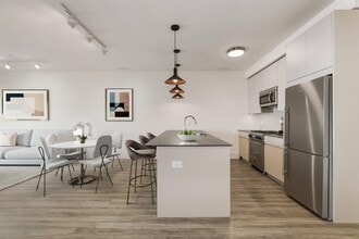 Building Photo - 391 Palisade Ave