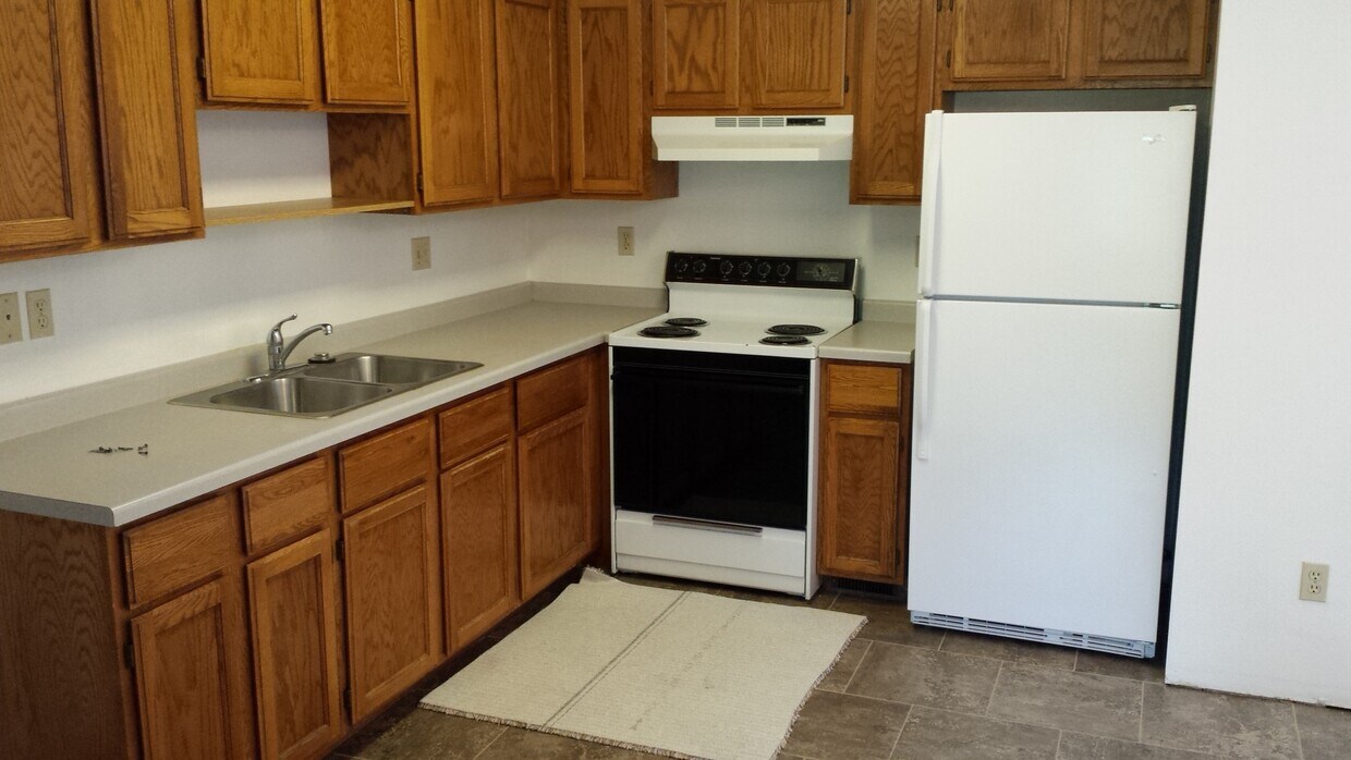 Kitchen - 426 4th Ave N, Apt. #3