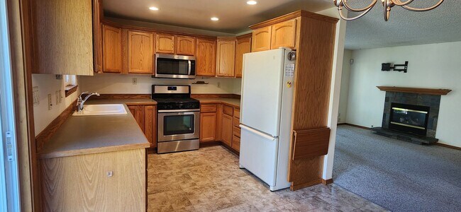 Foto del edificio - 3 Bed 1 bath Bothell rambler home $3199/mo