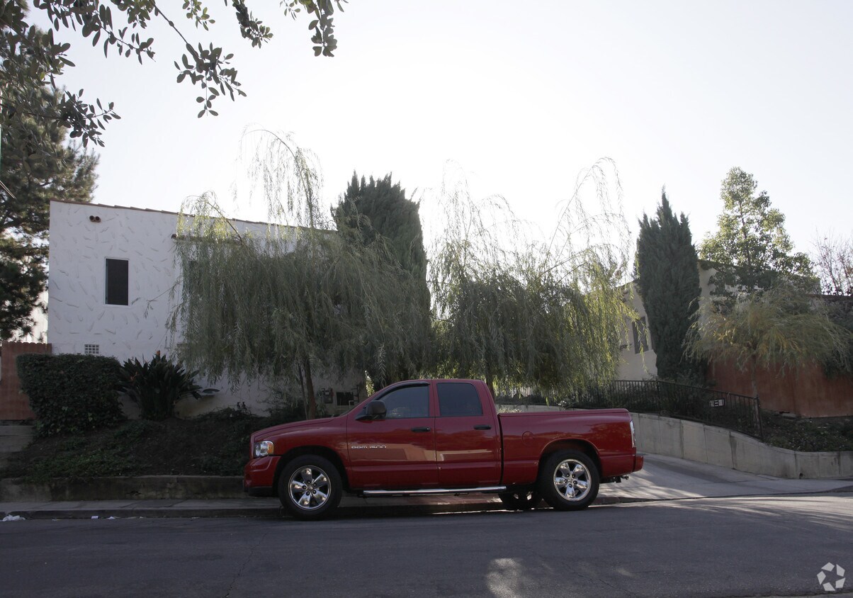 Foto del edificio - 918-928 Maltman Ave