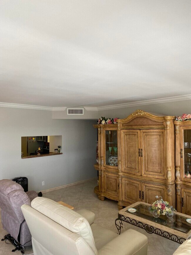 Building Photo - 4010 Galt Ocean Dr