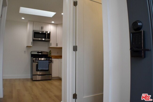 Foto del edificio - 3619 S Gramercy Pl